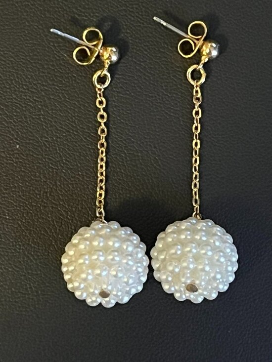 Vintage 1991 Avon Snowball Dangle Earrings - Picture 2 of 6